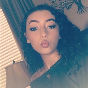 Meet your Posher, Alyssa